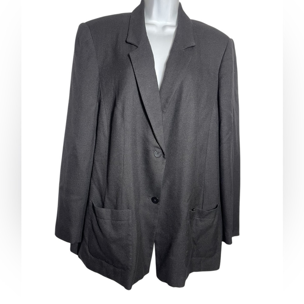 Nordstrom blazer size 18W stunning solid black rayon jacket with pockets 🖤🖤‎